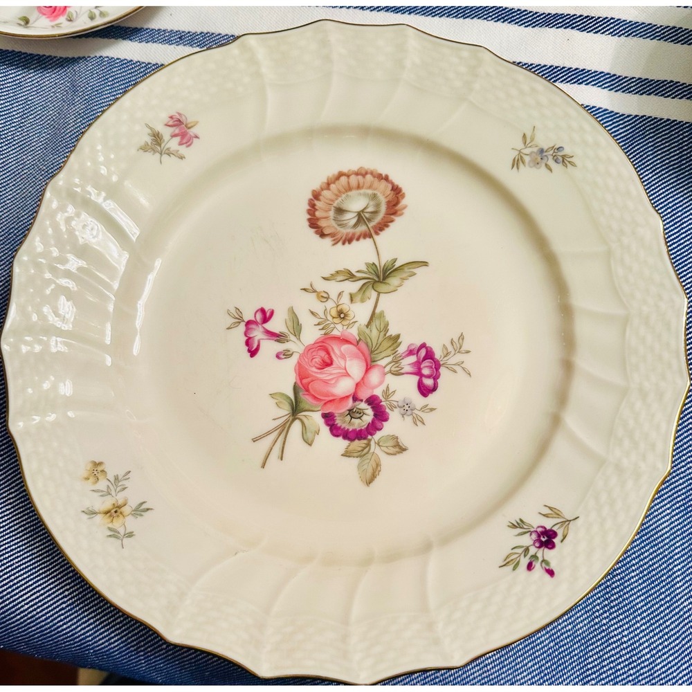 Royal Copenhagen FRIJSENBORG Floral Luncheon Plate 910/1623 Antique Collectible
